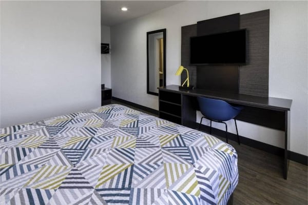 Foto van 1 tweepersoonsbed (queensize) | Minikoelkast - Vakantiehuis in Fontana - Facilities