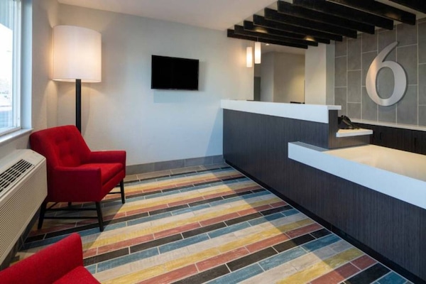 Foto van 1 tweepersoonsbed (queensize) | Minikoelkast - Vakantiehuis in Fontana - FloorPlan