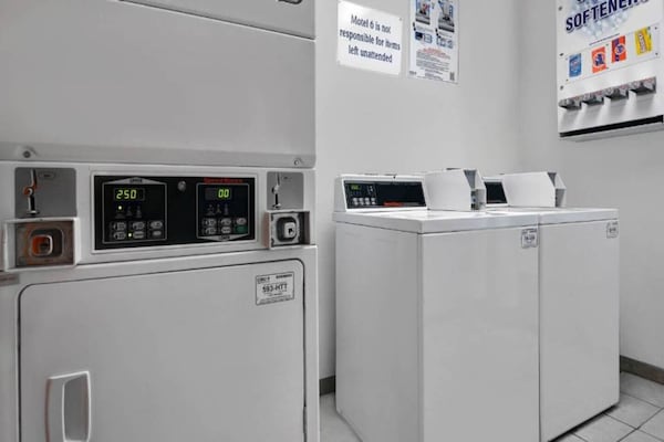 Foto van 1 King Bed | Premium | Micfridge - Vakantiehuis in Cutler Bay - Facilities