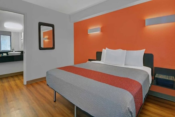 Foto van 1 tweepersoonsbed | Toegankelijk voor mindervaliden/bad - BedRoom