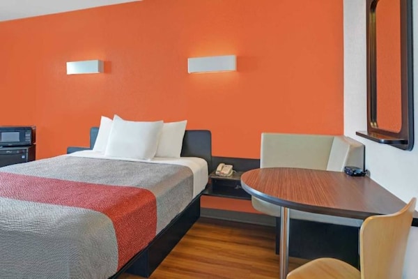 Foto van 1 tweepersoonsbed | Toegankelijk voor mindervaliden/bad - BedRoom