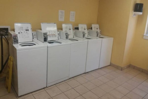 Foto van 1 tweepersoonsbed (queensize) | Niet-roken, koelkast (Micfridge) - Facilities