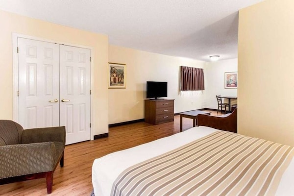 Foto van 1 kingsize bed | Rookvrij, koelkast - Vakantiehuis in Myrtle Beach SC - Facilities