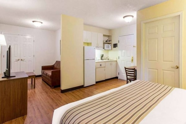 Foto van 1 kingsize bed | Rookvrij, koelkast - Vakantiehuis in Myrtle Beach SC - Kitchen
