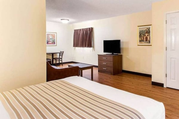 Foto van 1 kingsize bed | Rookvrij, koelkast - Vakantiehuis in Myrtle Beach SC - BedRoom