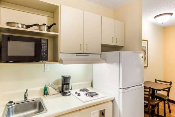 Foto van 1 kingsize bed | Rookvrij, magnetron, slaapbank - Vakantiehuis in Myrtle Beach SC - Kitchen