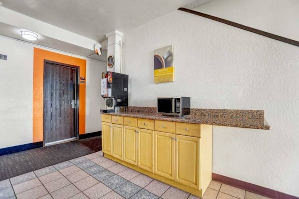 Foto van 2 tweepersoonsbedden (queensize) | Rookvrij, minikoelkast - Facilities