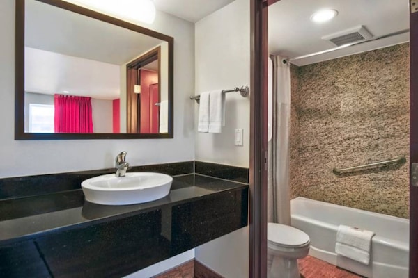 Foto van 2 tweepersoonsbedden (queensize) | Rookvrij - Vakantiehuis in VICTORVILLE - Facilities