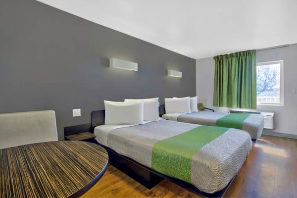 Foto van 2 tweepersoonsbedden (queensize) | Rookvrij - Vakantiehuis in VICTORVILLE - BedRoom