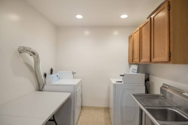 Foto van 1 King Bed | Mob Access Tub Ns Minifridge - Vakantiehuis in Colorado Springs - Facilities
