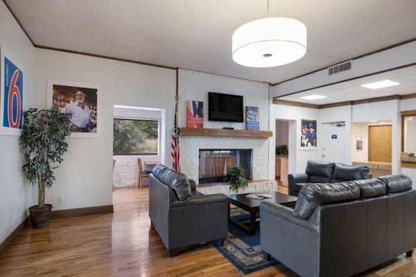 Foto van 2 queensize bedden | Rookvrij, keuken - Vakantiehuis in Colorado Springs - FloorPlan