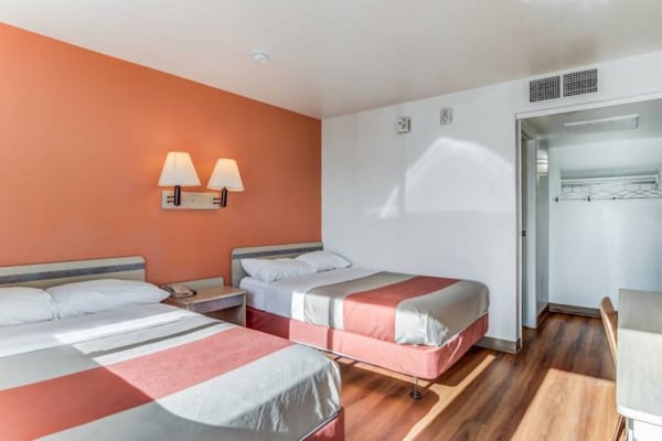 Foto van 2 Volledige Bedden | Ns | Micfridge - Vakantiehuis in Fort Collins - BedRoom