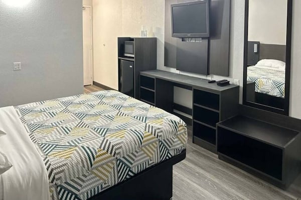 Foto van 1 tweepersoonsbed (Queensize) | Nsmk, Micfridge - Vakantiehuis in Omaha NE - BedRoom