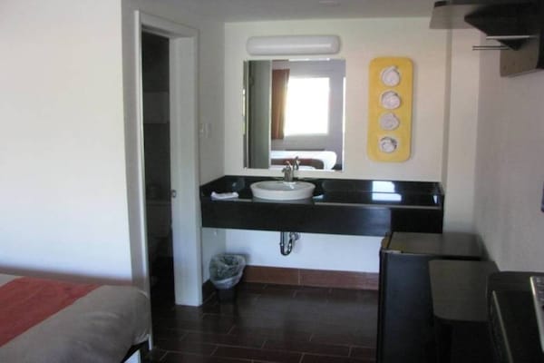 Foto van 2 tweepersoonsbedden | Minikoelkast, rookvrij - Vakantiehuis in Glassboro - Facilities