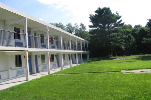 Foto van 2 tweepersoonsbedden | Minikoelkast, rookvrij - Vakantiehuis in Glassboro - Facilities