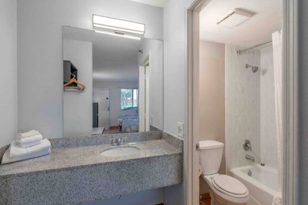 Foto van 2 tweepersoonsbedden (queensize) | - Vakantiehuis in Chandler - BathRoom