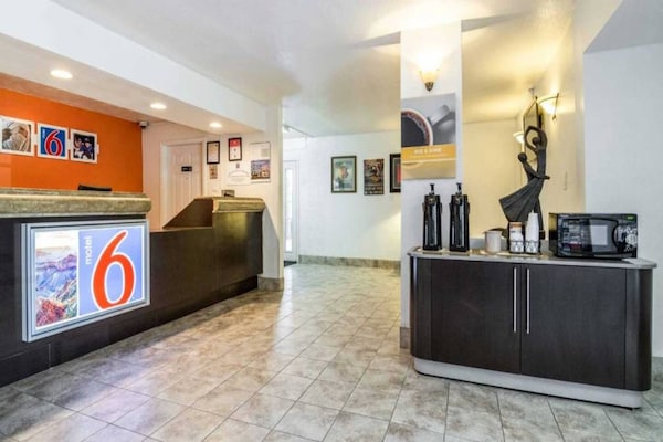 Foto van 1 King Bed | Ns | Micfridge - Vakantiehuis in Glendale - FloorPlan