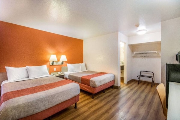 Foto van 2 Volledige Bedden | Micfridge - Vakantiehuis in Youngtown - BedRoom