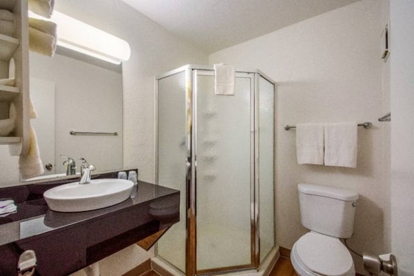 Foto van 2 Volledige Bedden | Micfridge - Vakantiehuis in Youngtown - BedRoom