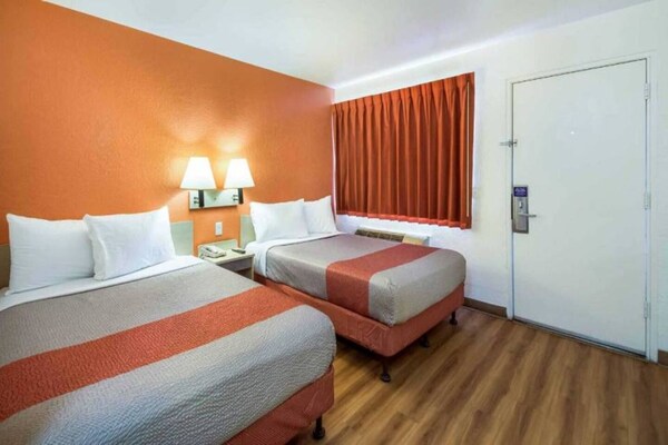 Foto van 2 Volledige Bedden | Micfridge - Vakantiehuis in Youngtown - BedRoom