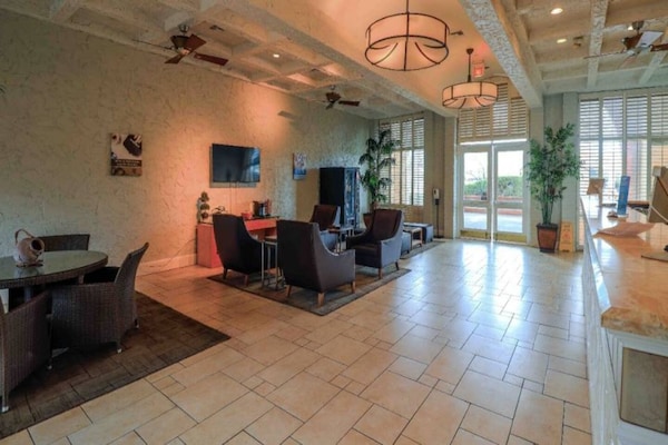 Foto van 2 tweepersoonsbedden | Rookvrij, Keuken - Vakantiehuis in Phoenix - FloorPlan