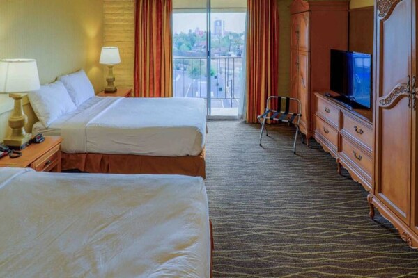 Foto van 2 tweepersoonsbedden | Rookvrij, Keuken - Vakantiehuis in Phoenix - BedRoom