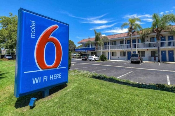 Foto van 2 Queensize bedden | Los Angeles - Vakantiehuis in Pomona CA - ExteriorSummer
