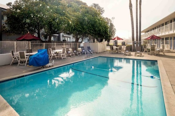 Foto van Betaalbaar Verblijf In De Buurt Van Morro Bay State Park - Pool
