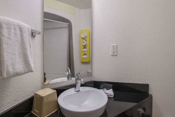 Foto van 2 Volle Bedden | Roken - Vakantiehuis in Roswell - BathRoom