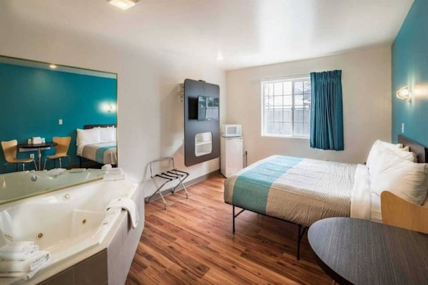 Foto van 1 kingsize bed | Micfridge - Vakantiehuis in RIGBY - BedRoom