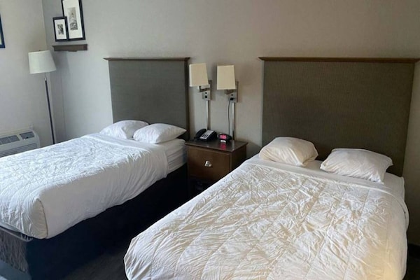 Foto van 2 tweepersoonsbedden | Rookvrij - Vakantiehuis in Rochester NY - BedRoom