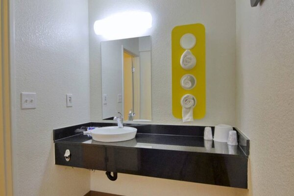 Foto van Zonnig appartement met 2 tweepersoonsbedden | Zwembad | Gratis parkeren - Facilities
