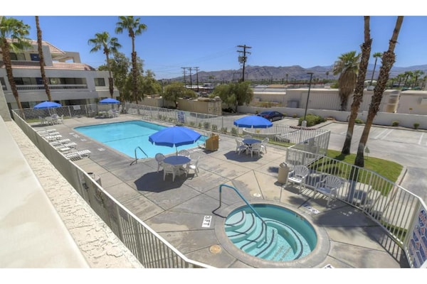Foto van 1 tweepersoonsbed (Queensize) | Palm Springs, Californië - PoolOfHouse