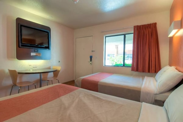 Foto van 2 tweepersoonsbedden | Palm Springs, Californië - Vakantiehuis in Palm Springs - BedRoom