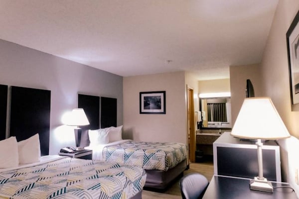Foto van 2 tweepersoonsbedden | Niet-roken, koelkast - Vakantiehuis in Nacogdoches - BedRoom
