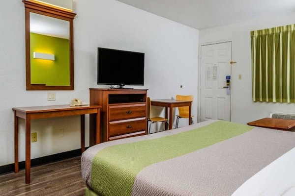 Foto van 1 kingsize bed | Rookvrij, Keuken - Vakantiehuis in OAKDALE - BedRoom