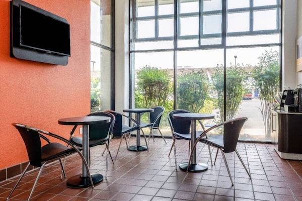 Foto van 2 tweepersoonsbedden | Rookvrij, Keuken - Vakantiehuis in OAKDALE - FloorPlan