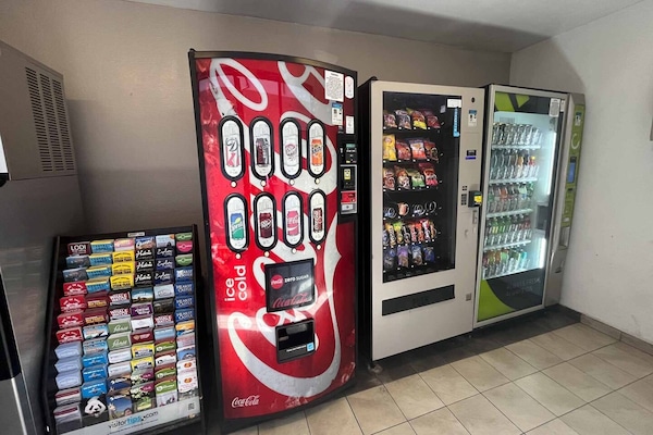 Foto van 1 Volledig Bed | Mobil Acc Tub Ns Micfridge - Vakantiehuis in San Jose CA - Facilities