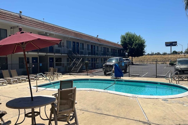 Foto van 1 Volledig Bed | Mobil Acc Tub Ns Micfridge - Vakantiehuis in San Jose CA - ExteriorSummer