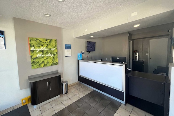 Foto van 1 Volledig Bed | Mobil Acc Tub Ns Micfridge - Vakantiehuis in San Jose CA - HallReception