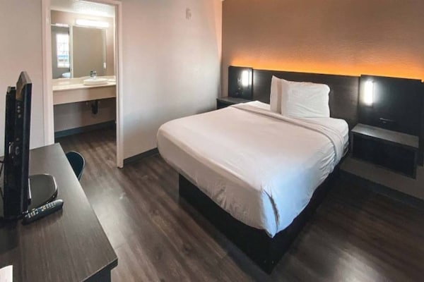Foto van 1 kingsize bed | Rookvrij, Keuken - Vakantiehuis in West Sacramento - Facilities