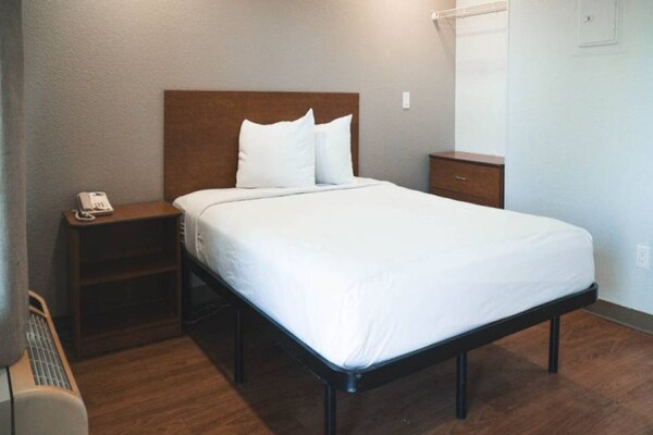 Foto van 1 tweepersoonsbed (queensize) Rookvrije keuken - Vakantiehuis in Rancho Cordova - BedRoom