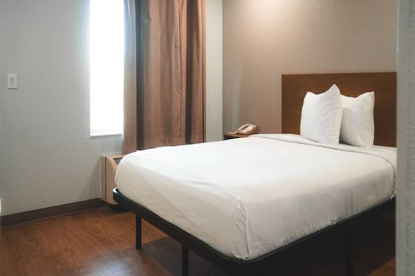 Foto van 1 tweepersoonsbed (queensize) Rookvrije keuken - Vakantiehuis in Rancho Cordova - BedRoom