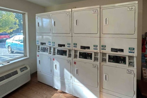 Foto van 1 tweepersoonsbed (Queensize) | Mobiliteit | NSMK | Keuken - Facilities