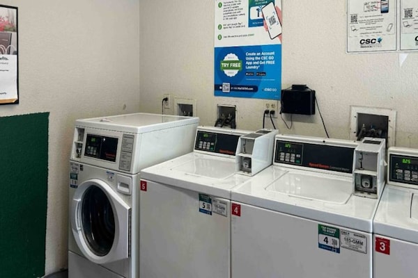 Foto van 2 tweepersoonsbedden | Rookvrij, Keuken - Vakantiehuis in Rancho Cordova - Facilities