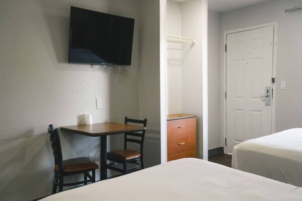 Foto van 2 tweepersoonsbedden | Rookvrij, Keuken - Vakantiehuis in Rancho Cordova - BedRoom