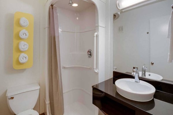 Foto van 1 Queensize Kamer, Gratis Wifi - Vakantiehuis in Bellingham - BathRoom