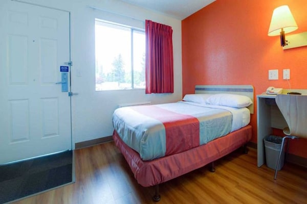 Foto van 1 tweepersoonsbed (Queensize) | Premium, koelkast - Vakantiehuis in Seattle - BedRoom