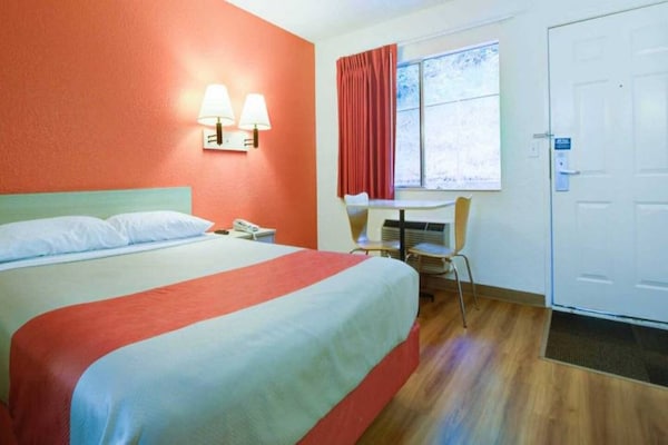 Foto van 1 tweepersoonsbed (Queensize) | Premium, koelkast - Vakantiehuis in Seattle - BedRoom