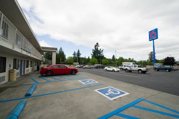 Foto van 1 tweepersoonsbed (Queensize) | Premium, koelkast - Vakantiehuis in Seattle - ExteriorSummer
